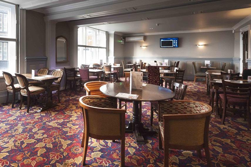 The Royal Hop Pole Wetherspoon 툭스베리 외부 사진